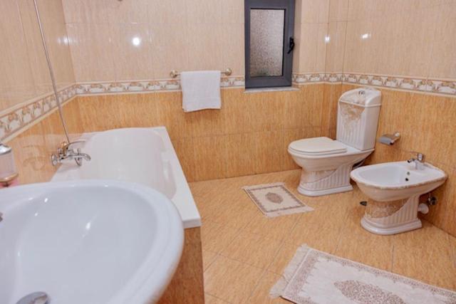 Heart Of Tirana Villa Экстерьер фото