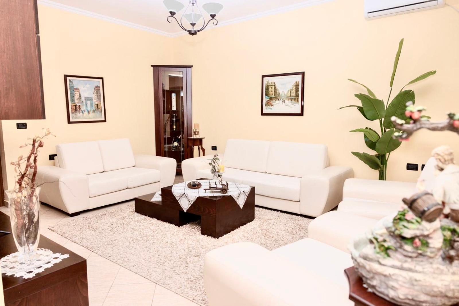 Heart Of Tirana Villa Экстерьер фото